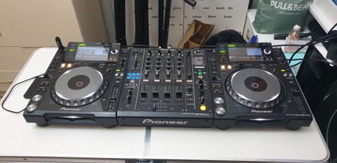 Pioneer CDJ komplekt Dj aparatı — 5 500 ₼ · Bakı · Musiqiə alətləri Pioneer CDJ komplekt Dj aparatı — Bakı