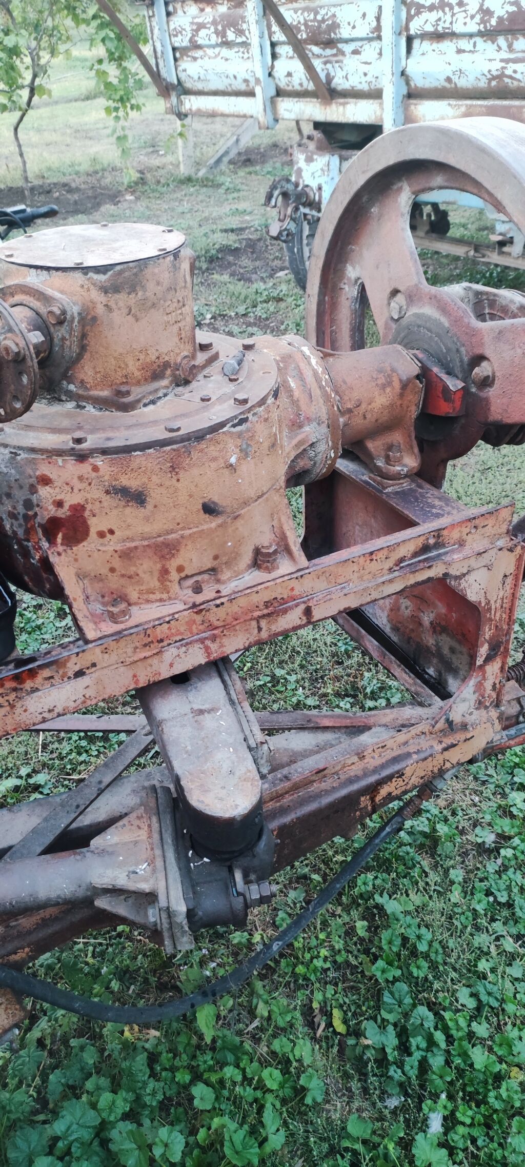Kənd təsərrüfatı üçün qoşqu tipli yem toplayan/saçaqlı yığan aparat — Kənd təsərrüfatı avadanlığı, Şəki (2)