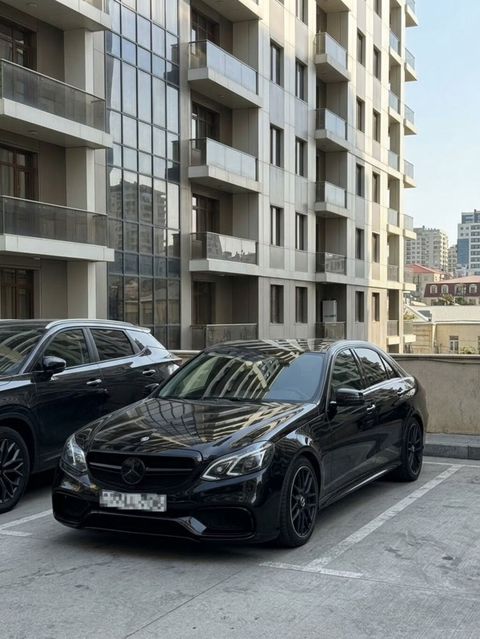 Mercedes-Benz E‑Class sedan – AMG paketli, qara rəngdə. Əsas — 30 000 ₼ · Bakı · Avtomobillər Mercedes-Benz E‑Class sedan – AMG paketli, qara rəngdə. Əsas — Bakı