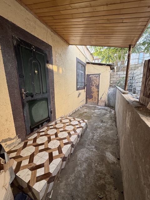 Satılır 4 otaqlı həyət evi/bağ evi 187 m² — 40 000 ₼ · Bakı · Ev, villa Satılır 4 otaqlı həyət evi/bağ evi 187 m² — Bakı