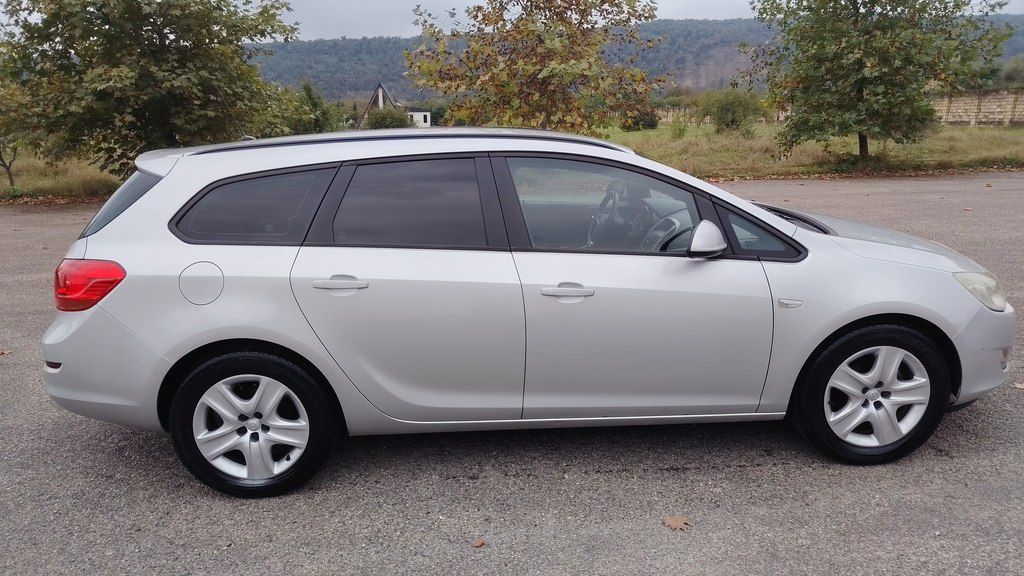 Opel Astra, 1.4 L, 2011 il, 238 000 km — Avtomobillər, Qusar (4)