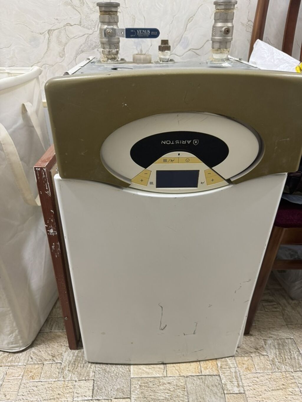 Ariston divar tipli qaz kombisi - Brend/model: Ariston (elektron — Kombilər, Bakı