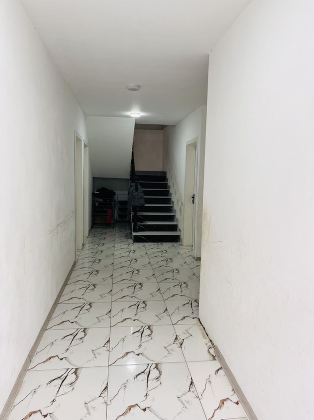 Satılır/icarəyə verilən həyət evi - 2 mərtəbəli tikili, geniş işıqlı — Ev, villa, Xırdalan (2)