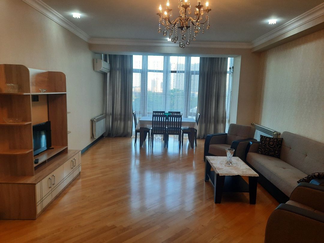 İcarəyə verilir 3 otaqlı yeni tikili 138 m² — Mənzil, Bakı (2)