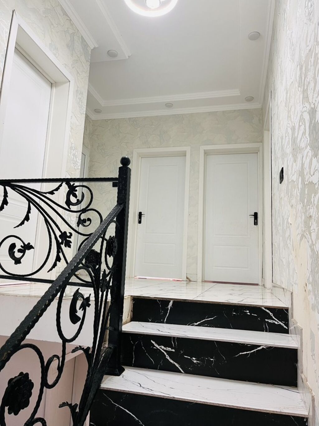 Satılır/icarəyə verilən həyət evi - 2 mərtəbəli tikili, geniş işıqlı — Ev, villa, Xırdalan (7)
