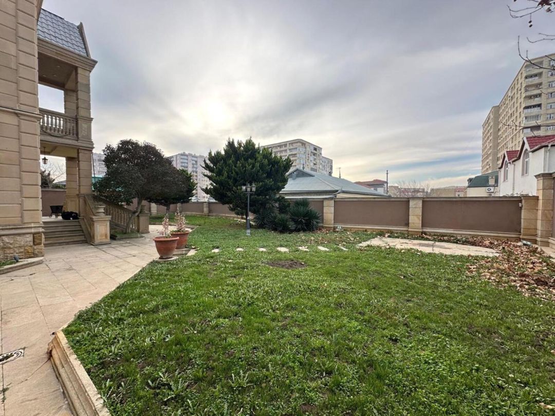 Satılır 5 otaqlı həyət evi/bağ evi 400 m² — Ev, villa, Bakı (12)
