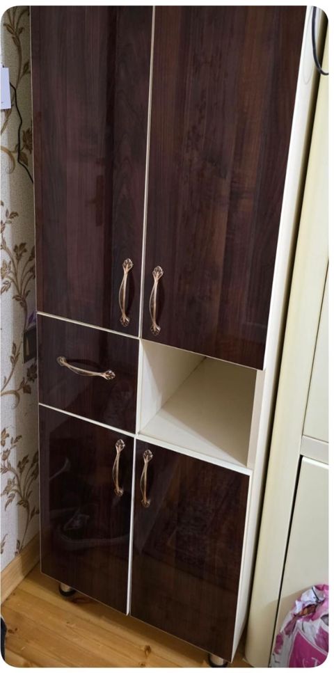 Salon üçün şkaf satılır Qiymət 110 azn. Təmmiz MDF materaldı Təzədi — 110 ₼ · Bakı · Salon mebeli Salon üçün şkaf satılır Qiymət 110 azn. Təmmiz MDF materaldı Təzədi — Bakı