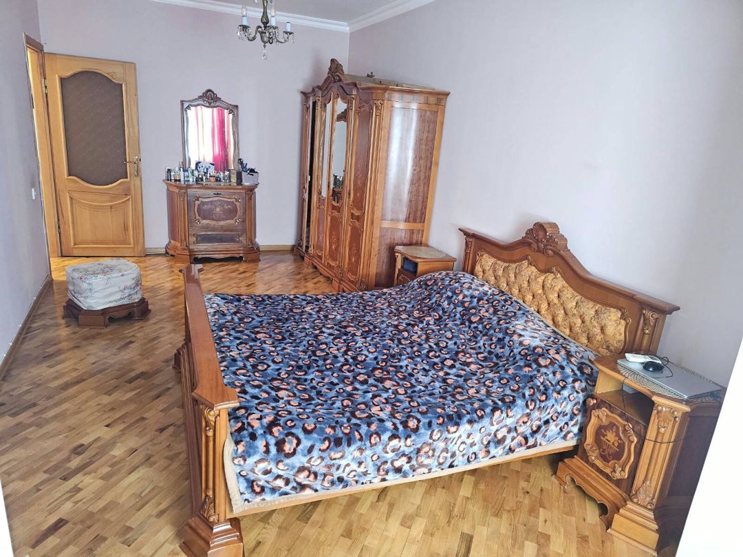 Satılır 4 otaqlı köhnə tikili 120 m² — Mənzil, Bakı (10)