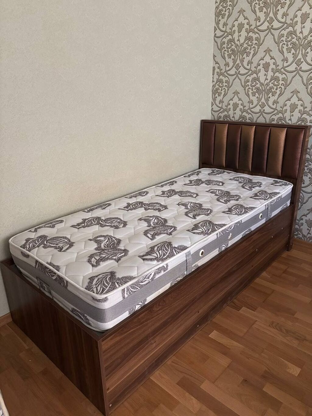 İşlənmiş, Təknəfərlik çarpayı, Bazalı, Matras ilə, Siyirməli, Azərbaycan — Yataqlar, Bakı (3)