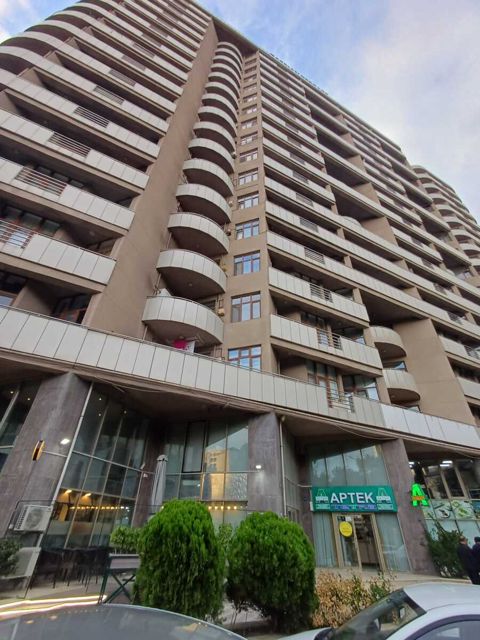 Satılır 4 otaqlı yeni tikili 197 m² — 510 000 ₼ · Bakı · Mənzil Satılır 4 otaqlı yeni tikili 197 m² — Bakı