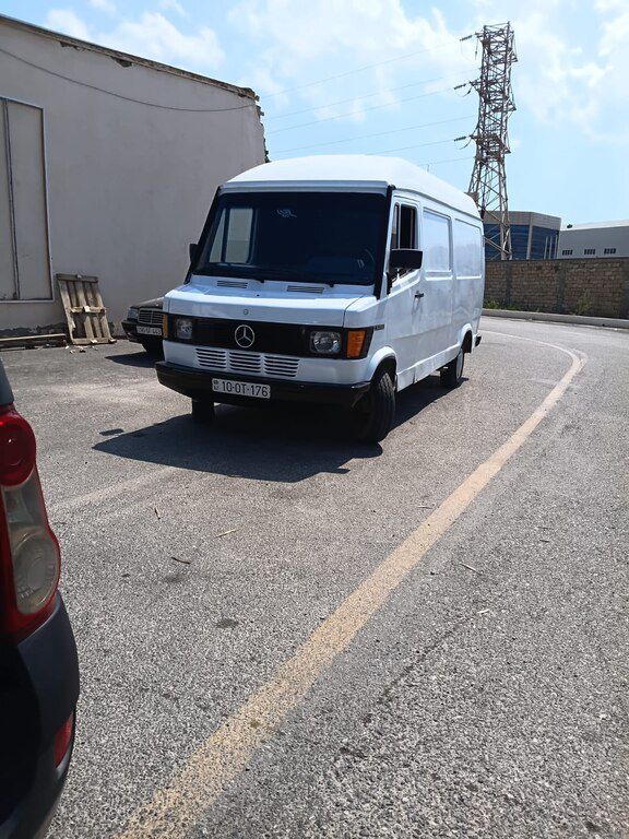 Mercedes 208 D, 2.3 L, 1994 il, 300 060 km 10-OT-176 — Avtomobillər, Bakı