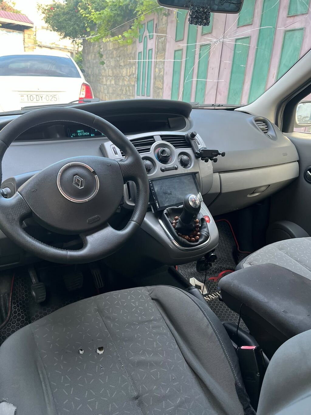 Renault Scenic (gümüş rəng), kompakt monovolumen. Xüsusiyyətlər 99-VR-228 — Avtomobillər, Bakı (4)