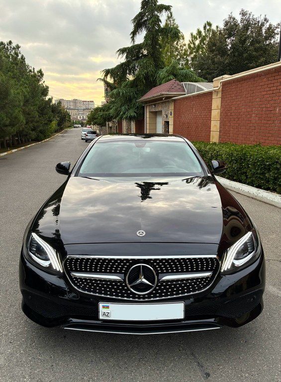 Mercedes E 220 d, 2.0 L, 2018 il, 136 300 km — Avtomobillər, Bakı (5)