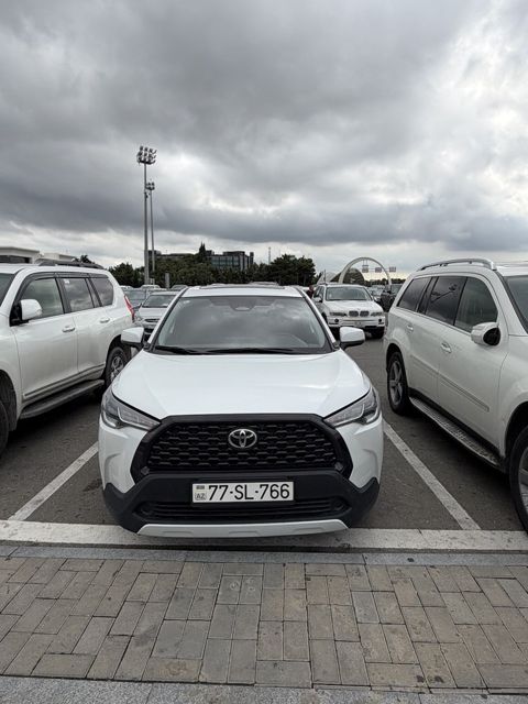 Toyota Corolla Cross, 2.0 L, 1.31 kWh, 2024 il, 51 000 km — 32 500 ₼ · Bakı · Avtomobillər Toyota Corolla Cross, 2.0 L, 1.31 kWh, 2024 il, 51 000 km — Bakı