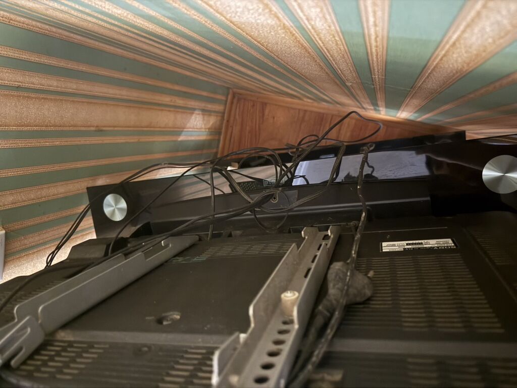 Sony Bravia LCD televizor Xüsusiyyətlər: - Ekran diaqonalı təxminən — Televizorlar, Bakı (2)