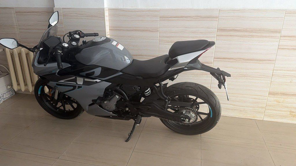 Cfmoto 300 SR-S, 300 sm3, 2023 il, 1 714 km — Motosikletlər, Bakı