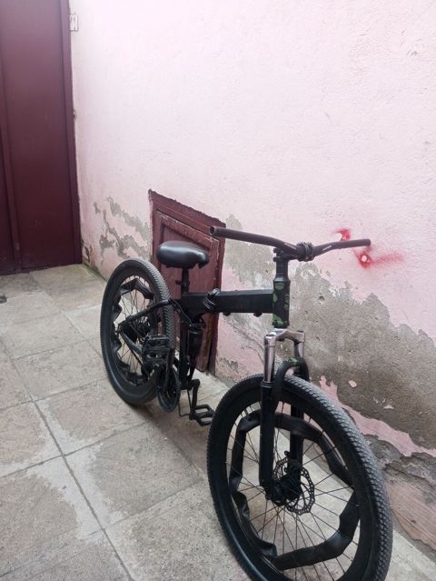 Şəhər və yüngül off-road üçün uyğun velosiped. Xüsusiyyətlər: - Güclü — 50 ₼ · Xırdalan · Yol velosipedləri Şəhər və yüngül off-road üçün uyğun velosiped. Xüsusiyyətlər: - Güclü — Xırdalan
