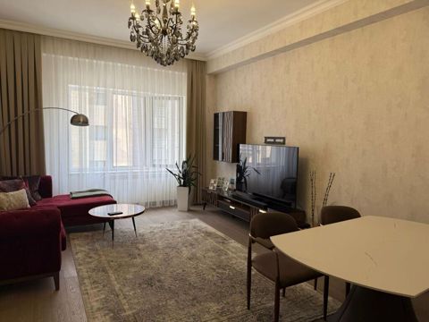 Ağ Şəhərdə 2 otaqlı premium mənzil kirayə Ünvan: Qarabağ Atları — Bakı