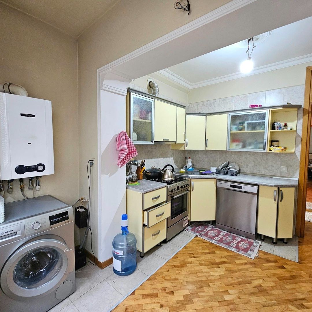 Satılır 4 otaqlı köhnə tikili 100 m² — Mənzil, Bakı (12)