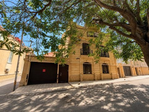 Satılır 6 otaqlı həyət evi/bağ evi 450 m² — 1 800 000 ₼ · Bakı · Ev, villa Satılır 6 otaqlı həyət evi/bağ evi 450 m² — Bakı
