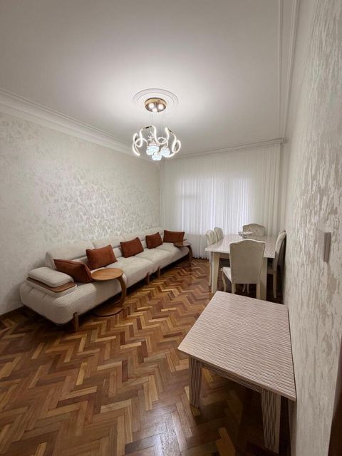 Satılır 3 otaqlı köhnə tikili 80 m² — 210 000 ₼ · Bakı · Mənzil Satılır 3 otaqlı köhnə tikili 80 m² — Bakı