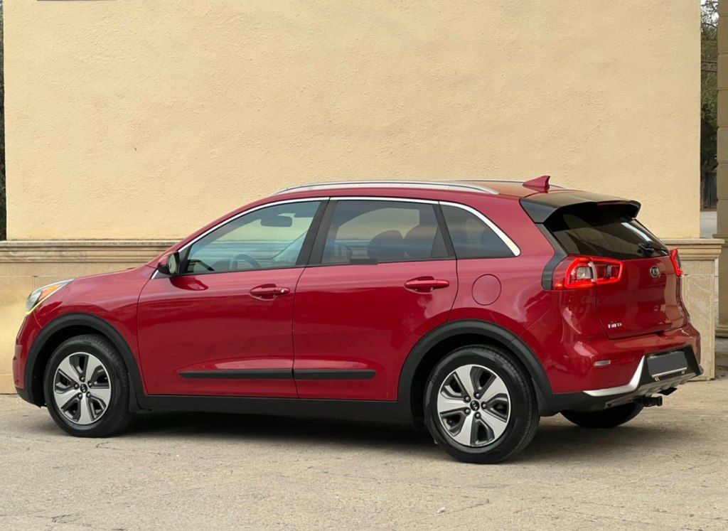 Kia Niro, 1.6 L, 1.56 kWh, 2017 il, 170 000 km — Avtomobillər, Sumqayıt (6)