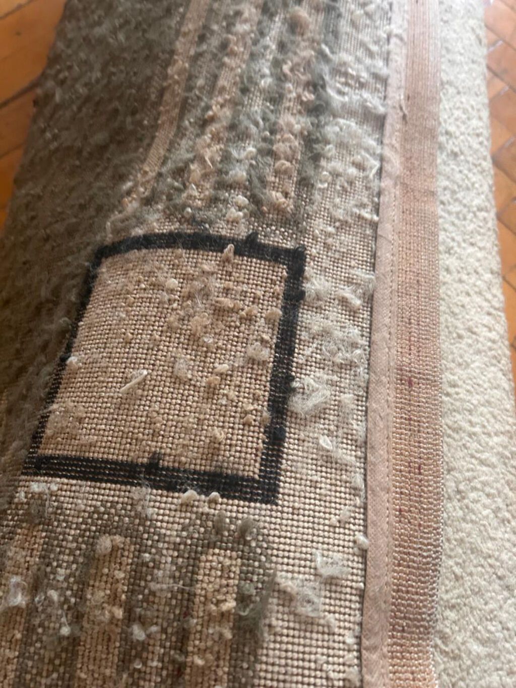 Böyük Ölçülü Xalça Satılır (2.5m x 3.5m) – Yaxşı Vəziyyətdə Qiymət — Şəxsi əşyalar, Bakı (5)