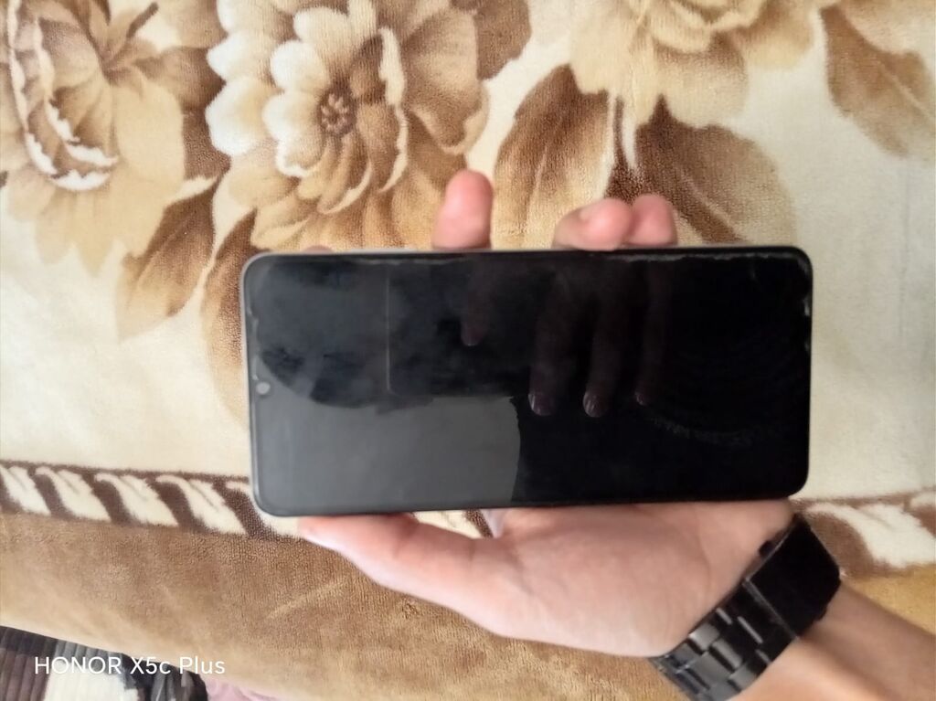 Honor 5c, rəng - Gümüşü — Honor, Saray (3)