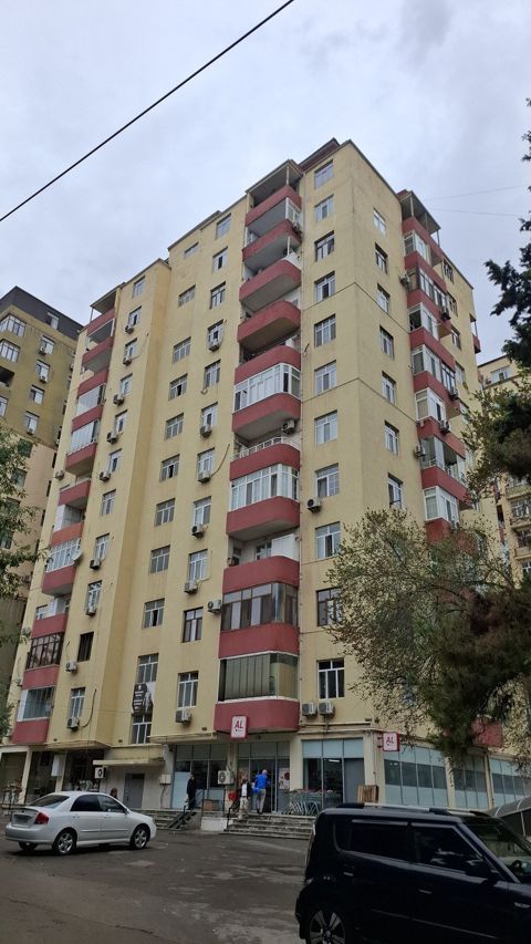 Satılır 4 otaqlı yeni tikili 150 m² — Bakı