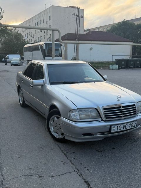 Mercedes C 220, 2.2 L, 1995 il, 420 000 km — 8 400 ₼ · Bakı · Avtomobillər Mercedes C 220, 2.2 L, 1995 il, 420 000 km — Bakı