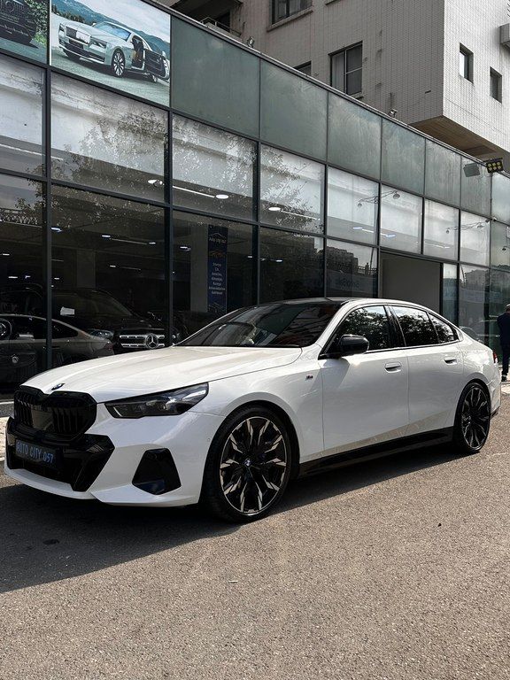 BMW 530e, 2.0 L, 19.4 kWh, 2023 il, 55 000 km — Avtomobillər, Bakı (2)