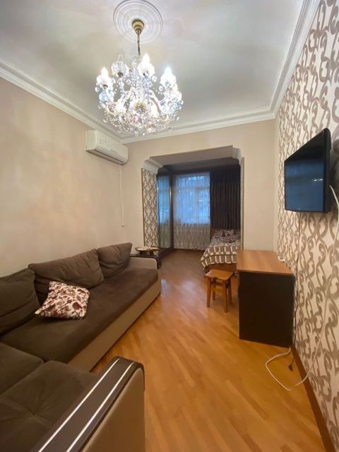 İcarəyə verilir 3 otaqlı köhnə tikili 90 m² — Bakı