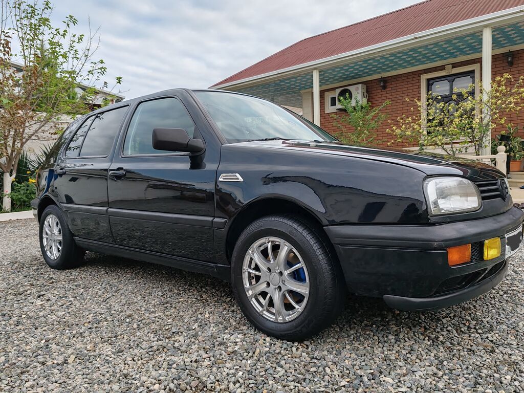 Volkswagen Golf: 1.8 l 1997 il Hetçbek 77-NP-651 — Avtomobillər, Bakı (3)