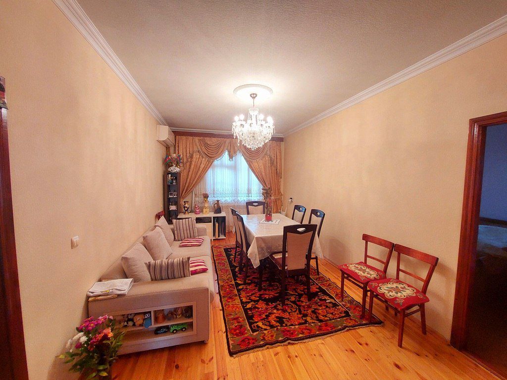 Satılır 4 otaqlı köhnə tikili 101 m² — Mənzil, Bakı