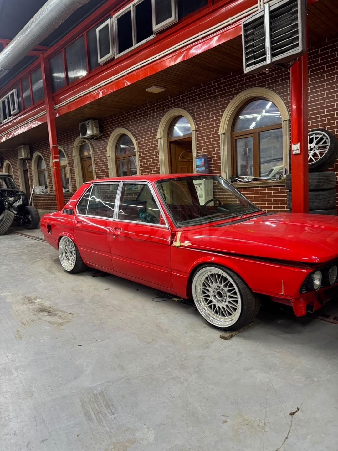 1980 BMW 518, 1.8 L, 1980, 178,220 km — Avtomobillər, Bakı