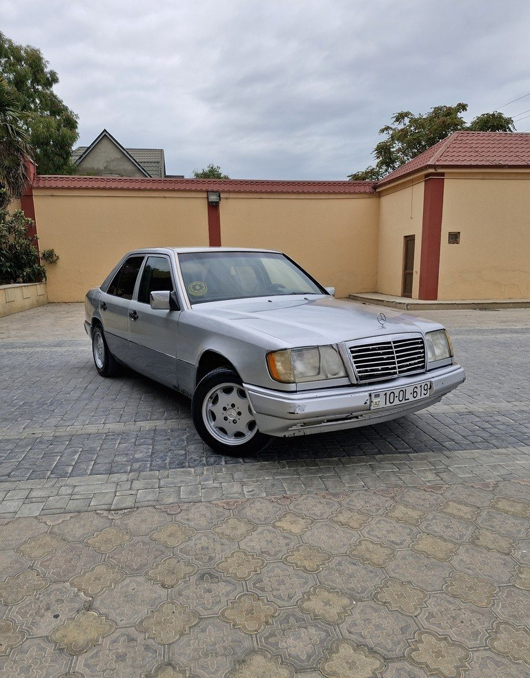 Mercedes E 220, 1993 il, 380000 km, 2.2 L 10-OL-619 — Avtomobillər, Bakı (4)