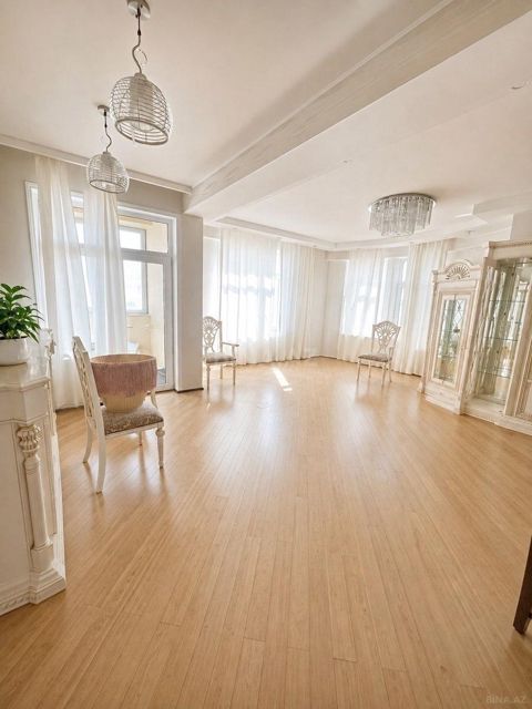 Satılır 3 otaqlı yeni tikili 140 m² — Bakı