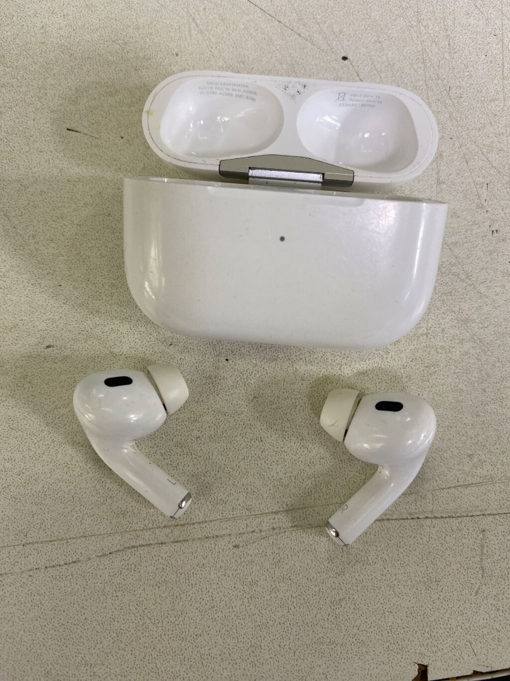 Apple AirPods Pro2 (1-ci nəsil) – simsiz qulaqlıqlar və şarj qutusu — Qulaqcıqlar, Mingəçevir