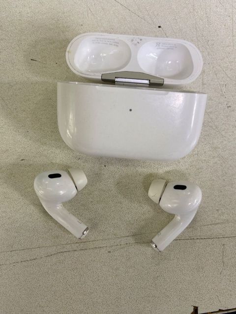 Apple AirPods Pro2 (1-ci nəsil) – simsiz qulaqlıqlar və şarj qutusu — Mingəçevir