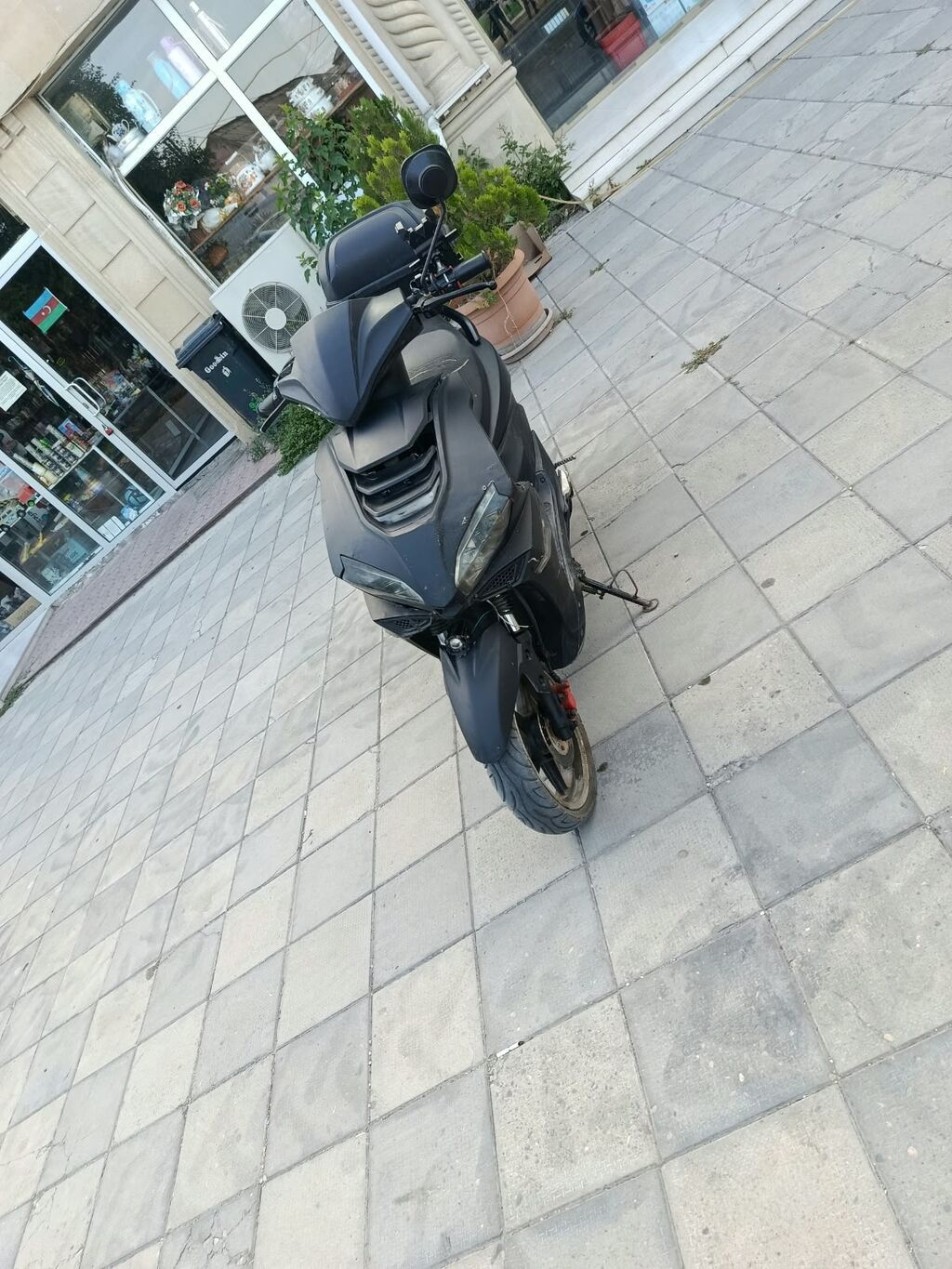 Şəhər içi sürüş üçün praktik skuter - Rəng: mat qara - Korpus — Mopedlər və skuterlər, Sabirabad (4)