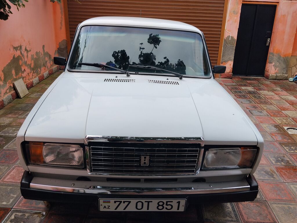 Lada 2107, ağ rəng, sedan. maşın idealdır. heçbir xərc tələb 77-OT-851 — Avtomobillər, Masazır (7)