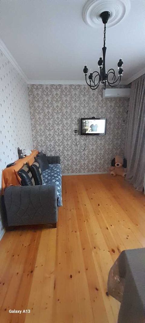 Satılır 3 otaqlı həyət evi/bağ evi 110 m² — 57 000 ₼ · Bakı · Ev, villa Satılır 3 otaqlı həyət evi/bağ evi 110 m² — Bakı
