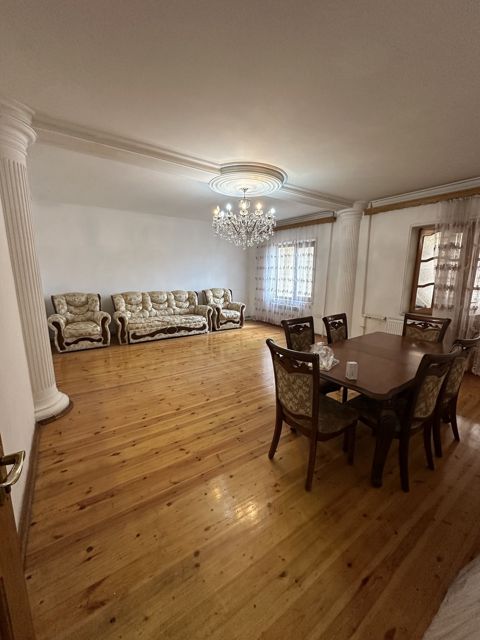 İcarəyə verilir 5 otaqlı köhnə tikili 120 m² — Bakı