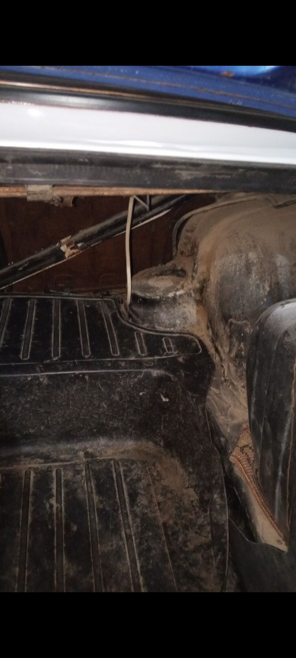 VAZ 2106 sedan – ağ rəng, arxa ötürücülü klassik model. Texniki — Avtomobillər, Şəmkir (2)
