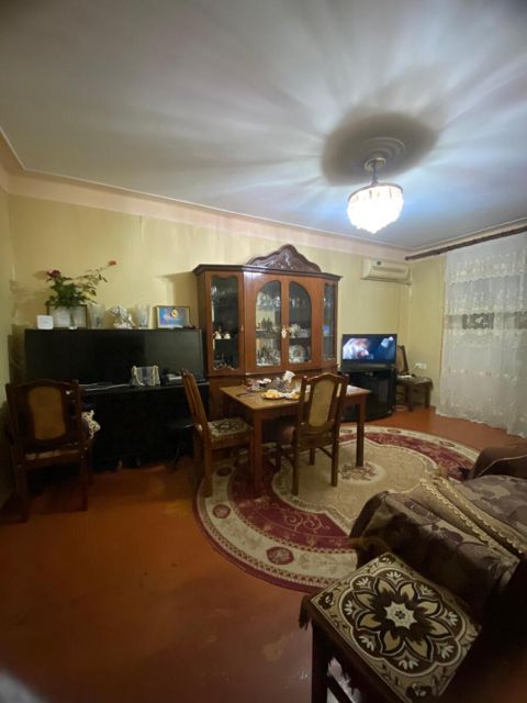 Satılır 3 otaqlı köhnə tikili 73 m² — Bakı