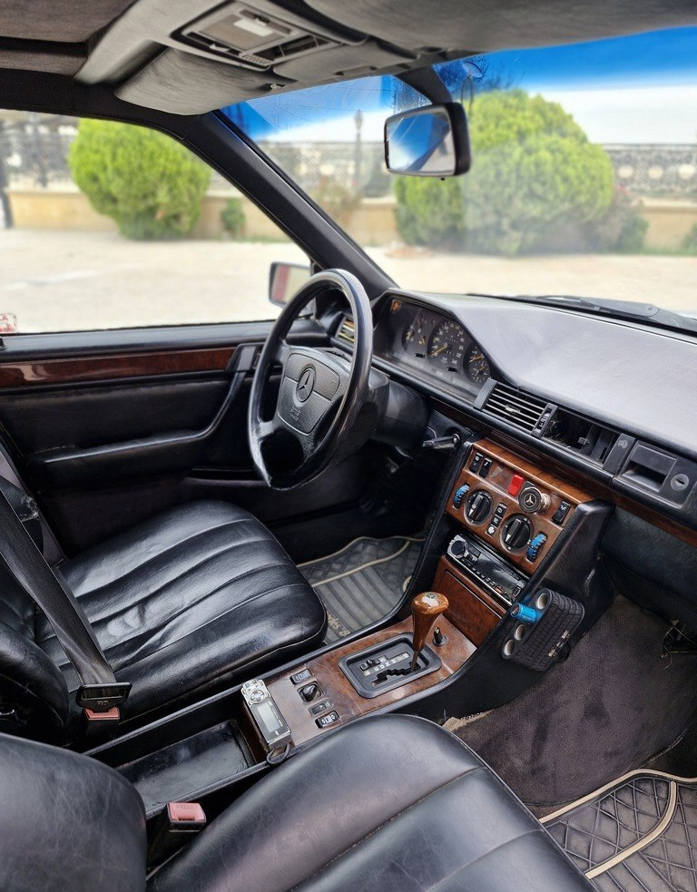Mercedes E 220, 1993 il, 380000 km, 2.2 L 10-OL-619 — Avtomobillər, Bakı (5)