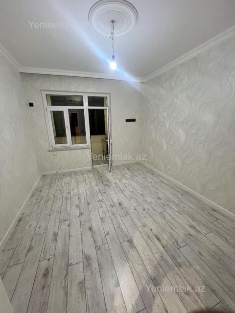 Satılır 4 otaqlı Bina evi menzil (Köhnə tikili), 78 m², 8-ci mikrorayon — Sumqayıt