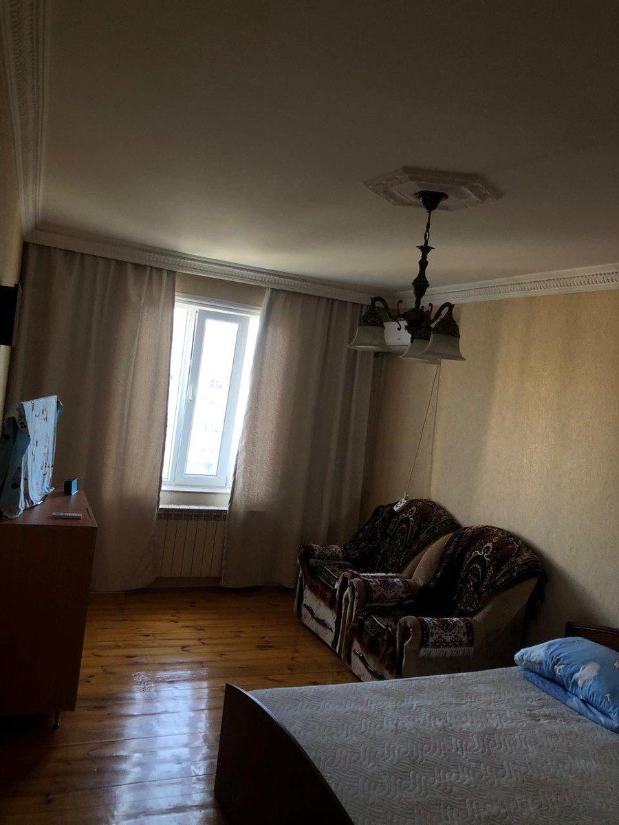Satılır 4 otaqlı köhnə tikili 100 m² — Mənzil, Bakı (3)