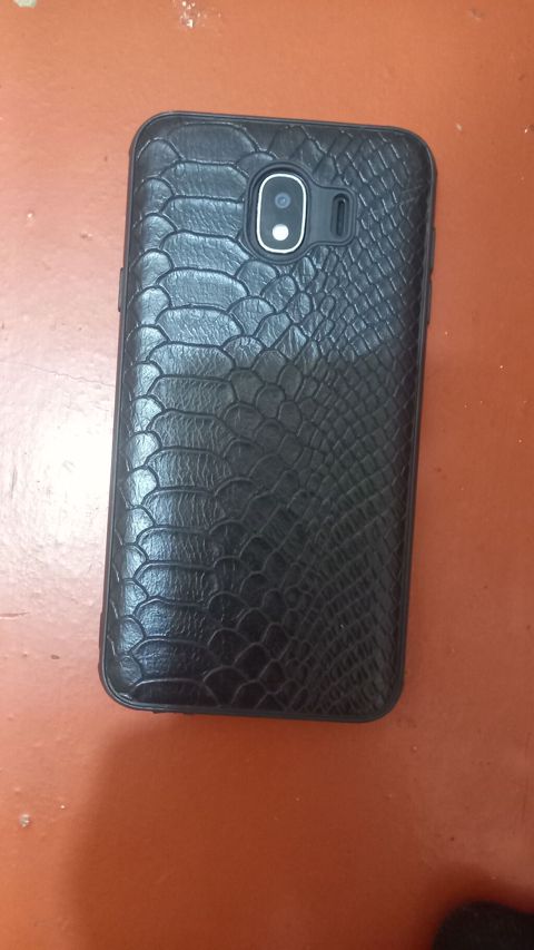 Samsung J400, rəng - Qara, Qırıq — Ağdaş