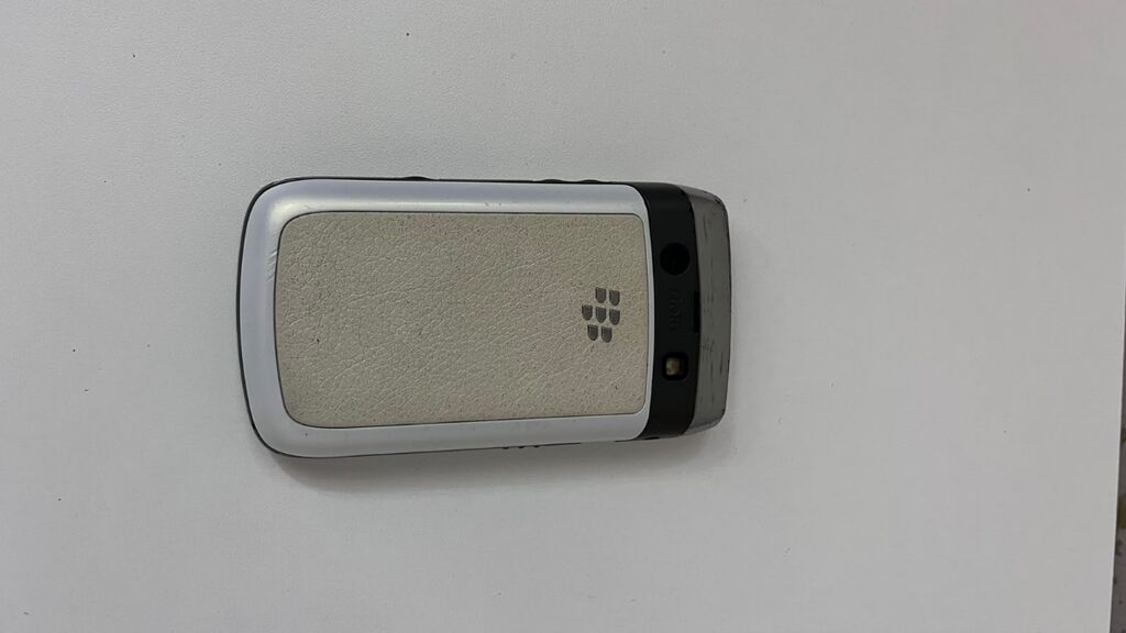 Blackberry rəng - Ağ, Düyməli — Blackberry, Bakı (2)